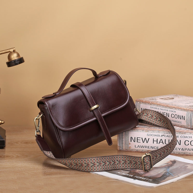 Retro Style Vegetable Tanned Cowhide Shoulder Messenger Bag——9257