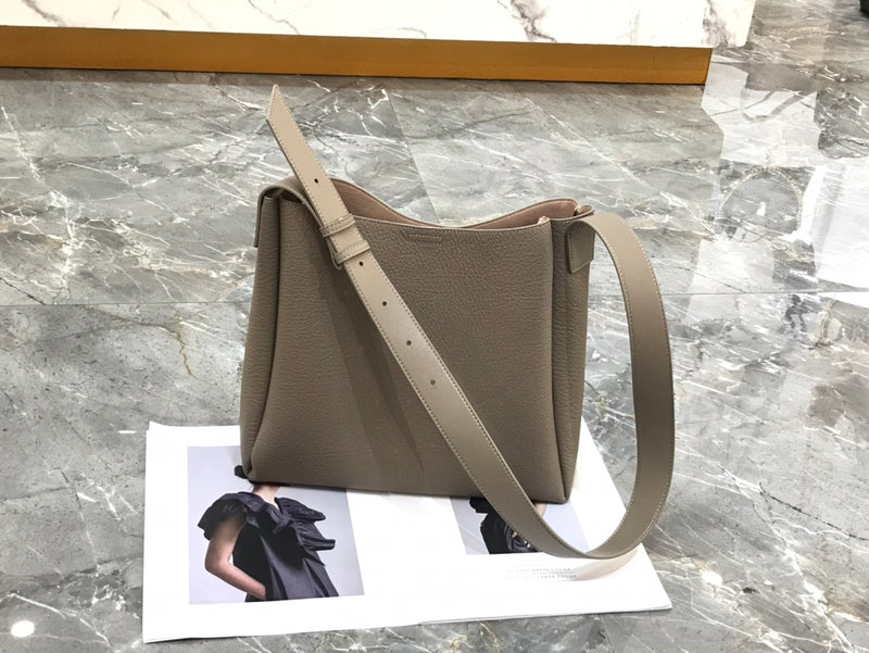 Full Grain Leather large capacity bucket bag——7922