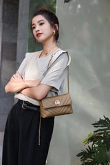 Small Rhombus Fine-Grained Cowhide Chain Bag——8302