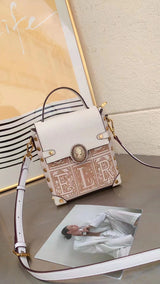 Top layer cowhide delicately embroidered handbag crossbody bag——9053