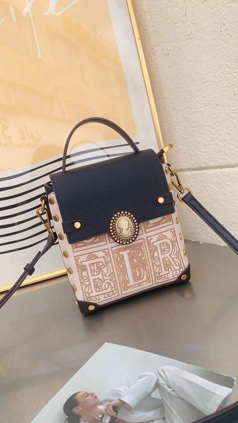 Top layer cowhide delicately embroidered handbag crossbody bag——9053