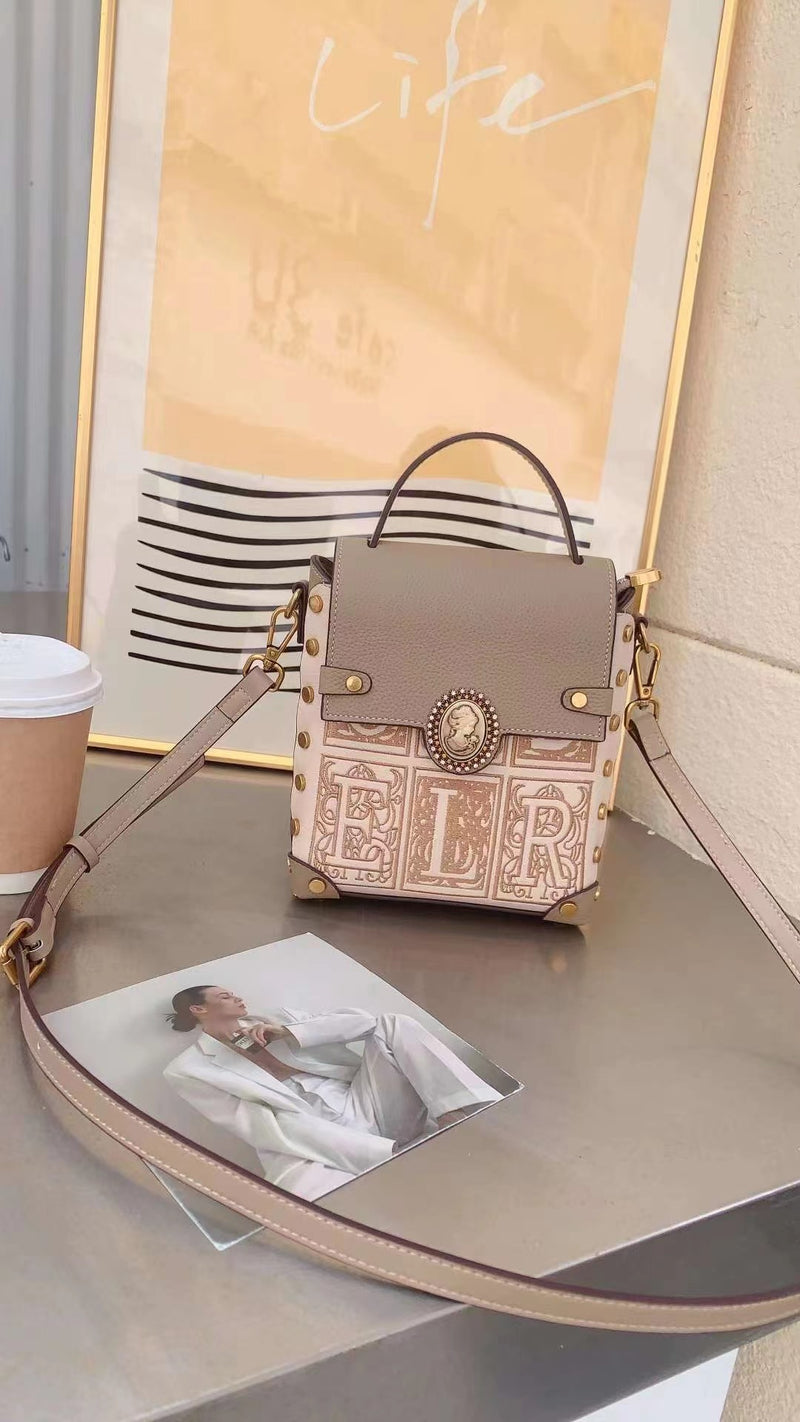 Top layer cowhide delicately embroidered handbag crossbody bag——9053