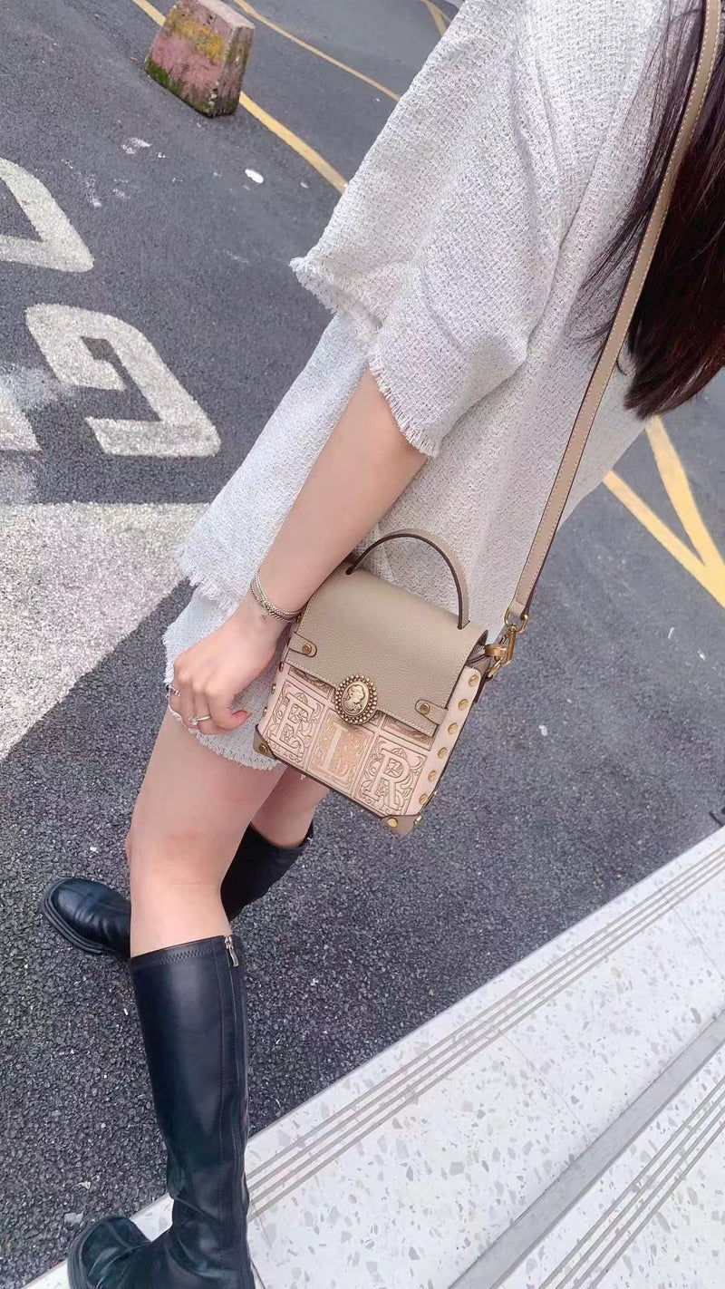 Top layer cowhide delicately embroidered handbag crossbody bag——9053