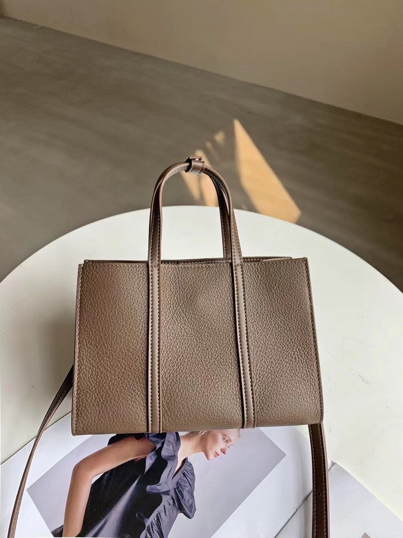 Simple Sophisticated Small Full Grain Leather Handle Bag——7871