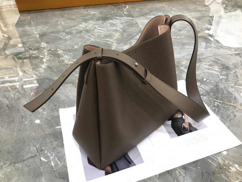 Full Grain Leather large capacity bucket bag——7922