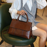 Oil Waxed Leather Flap Top Handle Shoulder Bag——8519