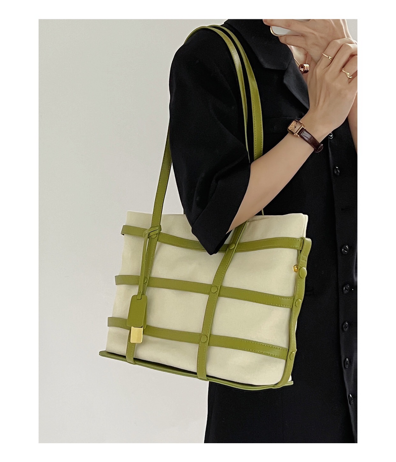 Woven canvas with top layer cowhide boarding bag, two-color liner——7350